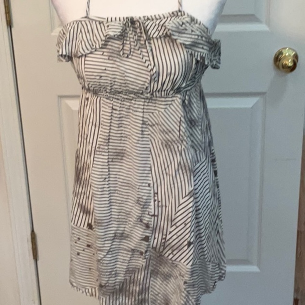 HANG TEN RUFFELD TIE BACK TOP SIZE MEDIUM